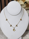 Collar de mariposas Doradas